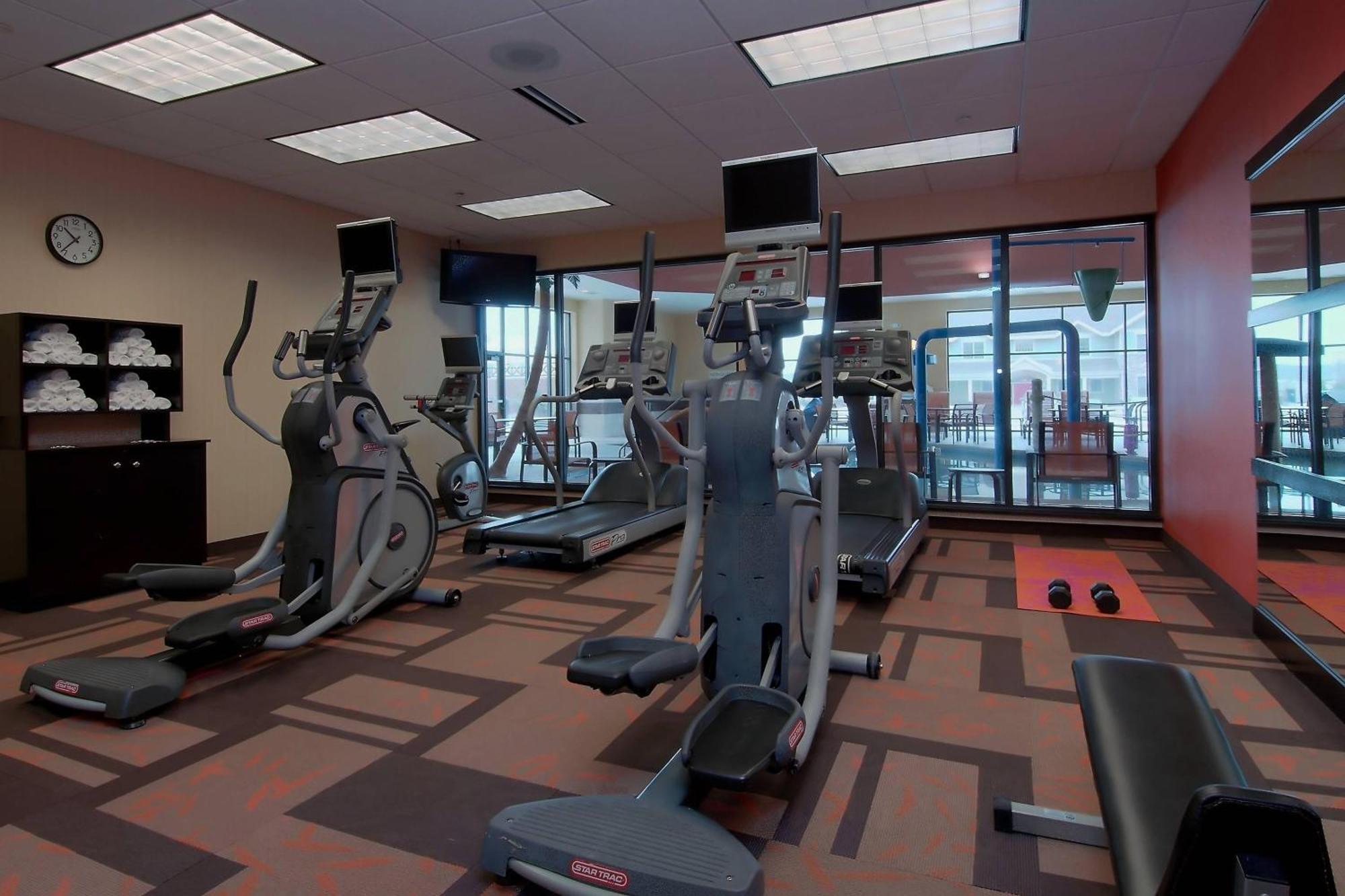 Courtyard By Marriott Madison West / Middleton Hotel Екстериор снимка