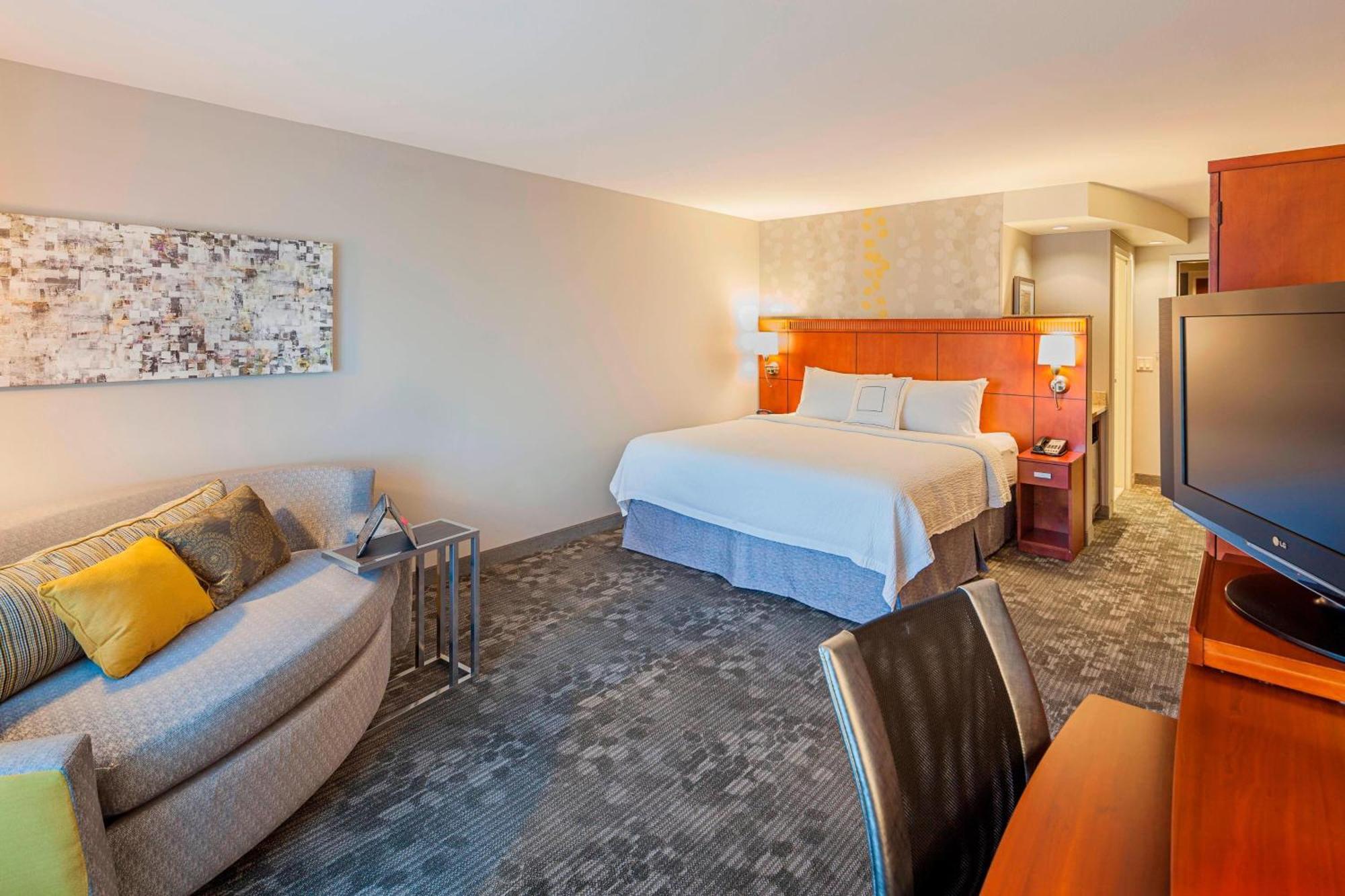 Courtyard By Marriott Madison West / Middleton Hotel Екстериор снимка
