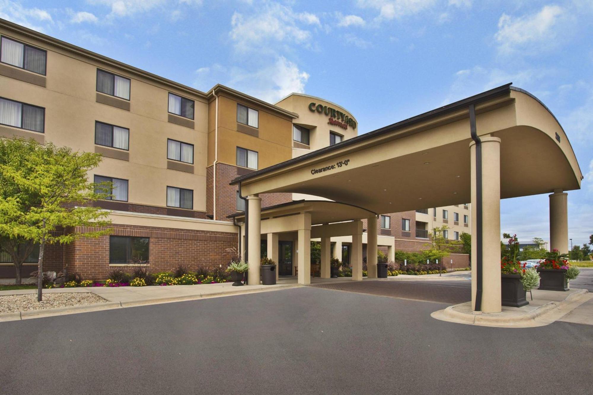 Courtyard By Marriott Madison West / Middleton Hotel Екстериор снимка