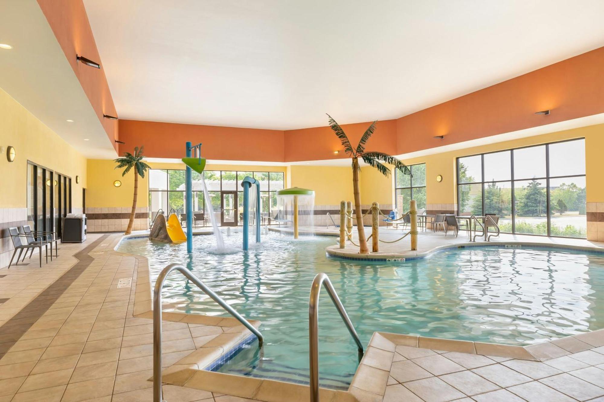 Courtyard By Marriott Madison West / Middleton Hotel Екстериор снимка