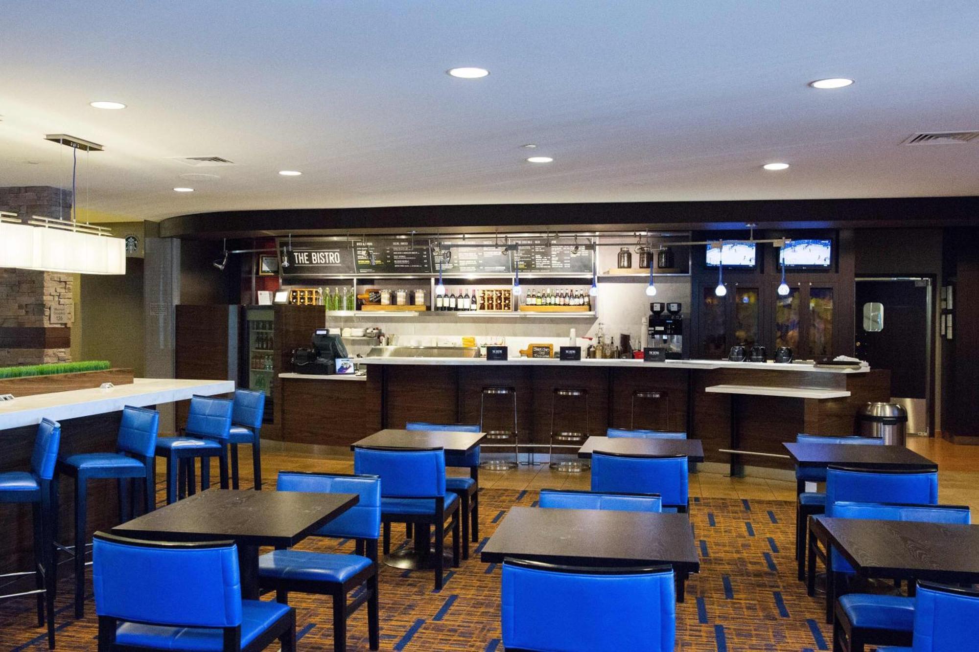 Courtyard By Marriott Madison West / Middleton Hotel Екстериор снимка