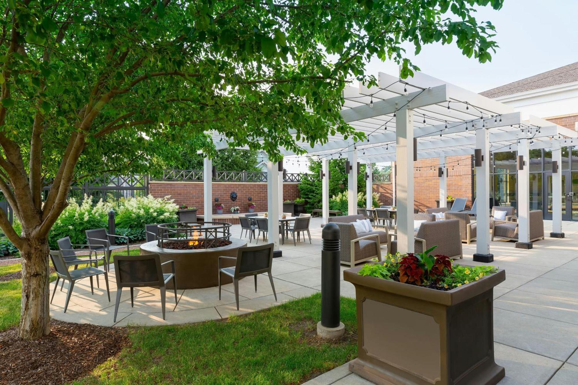 Courtyard By Marriott Madison West / Middleton Hotel Екстериор снимка